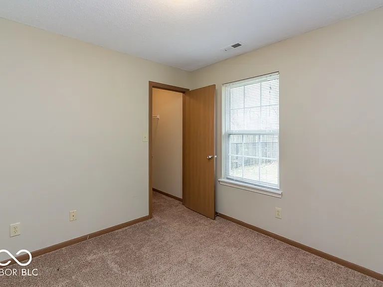 5810 Rolling Bluff Ln — Photo 13