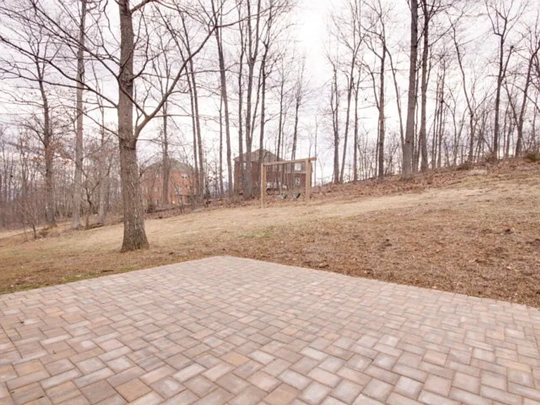 920 Confederacy Dr — Photo 13