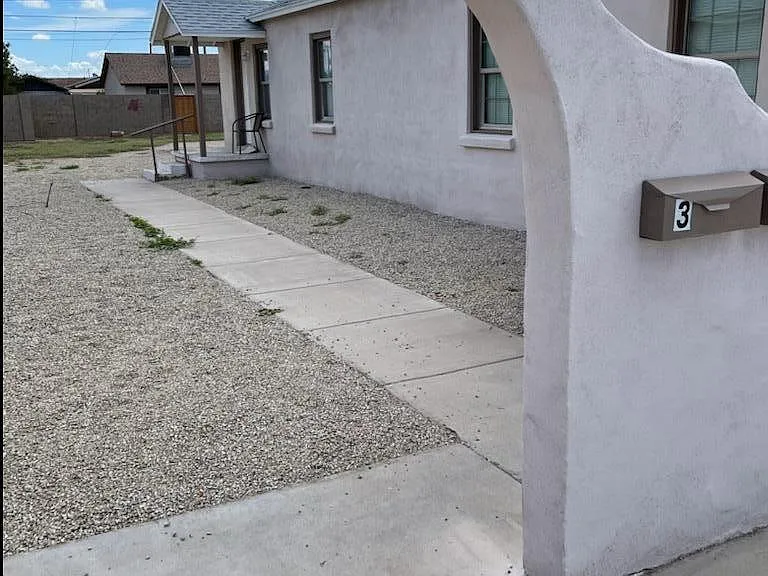 143 W Pima Ave #2 — Photo 2