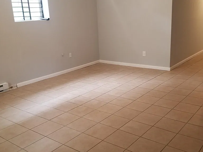 4156 Wickham Ave #WHEELCHAIR ACCESSIBL — Photo 2