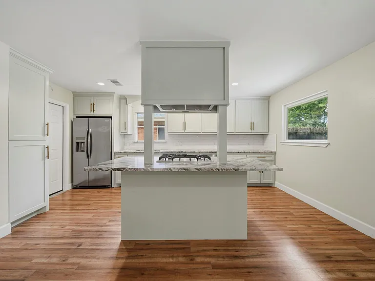10658 Northbrook Dr — Photo 9