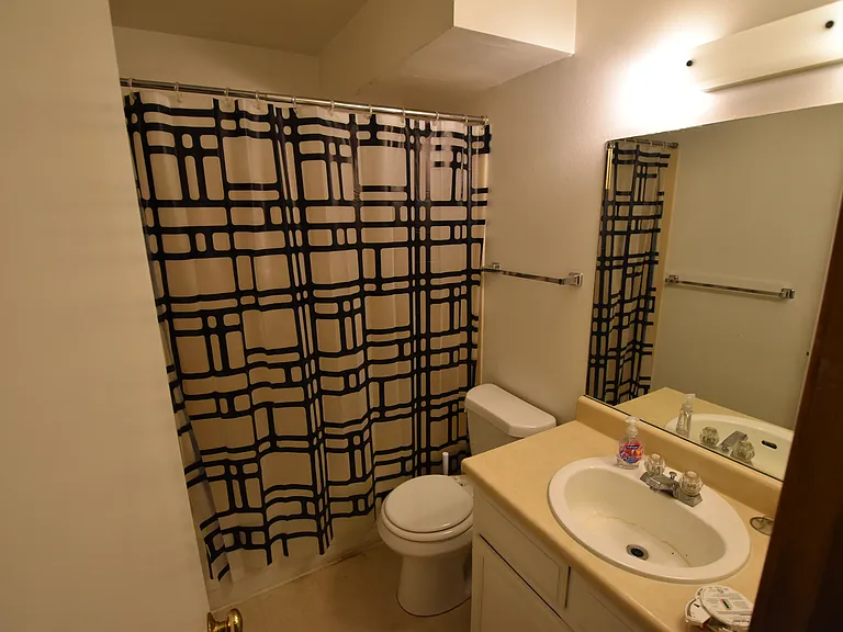 1050 Mazatlan Cir #C — Photo 15
