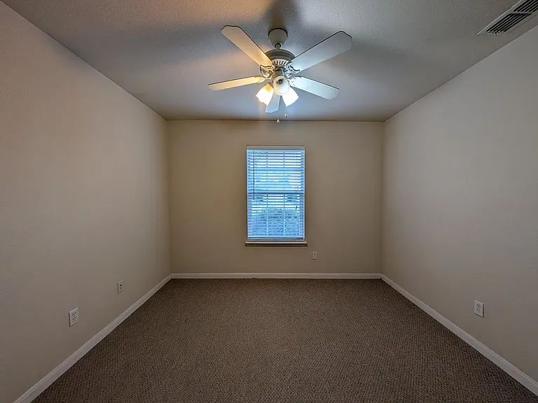 956 Misty Acres Dr — Photo 11