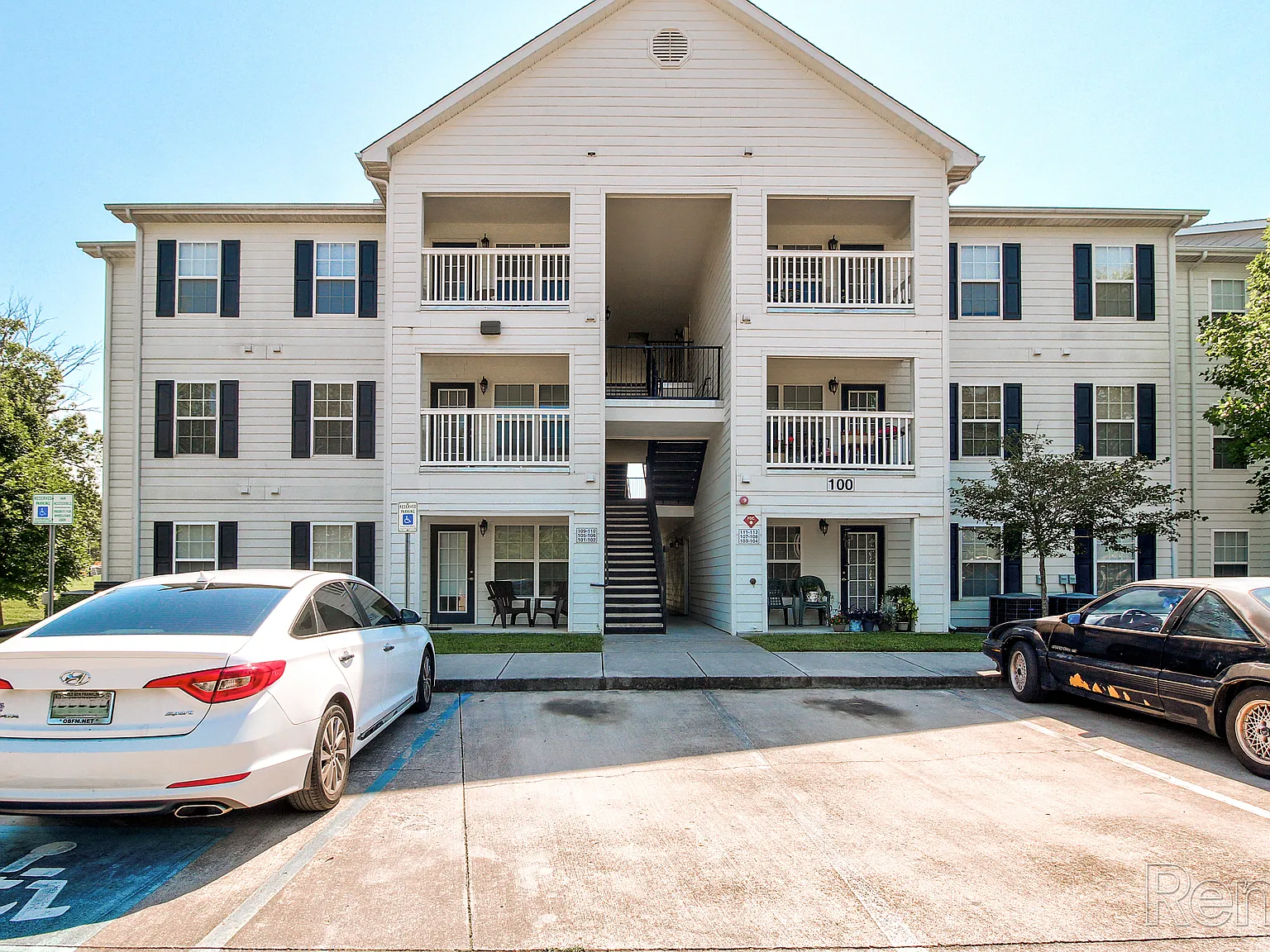 Hallmark at Oak Ridge Apartments — Photo 4