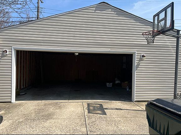 3rd image of 1511 Temple Ave