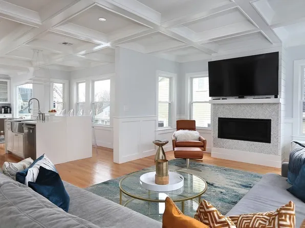 25 Ricker Rd Unit 2, Newton, MA 02458