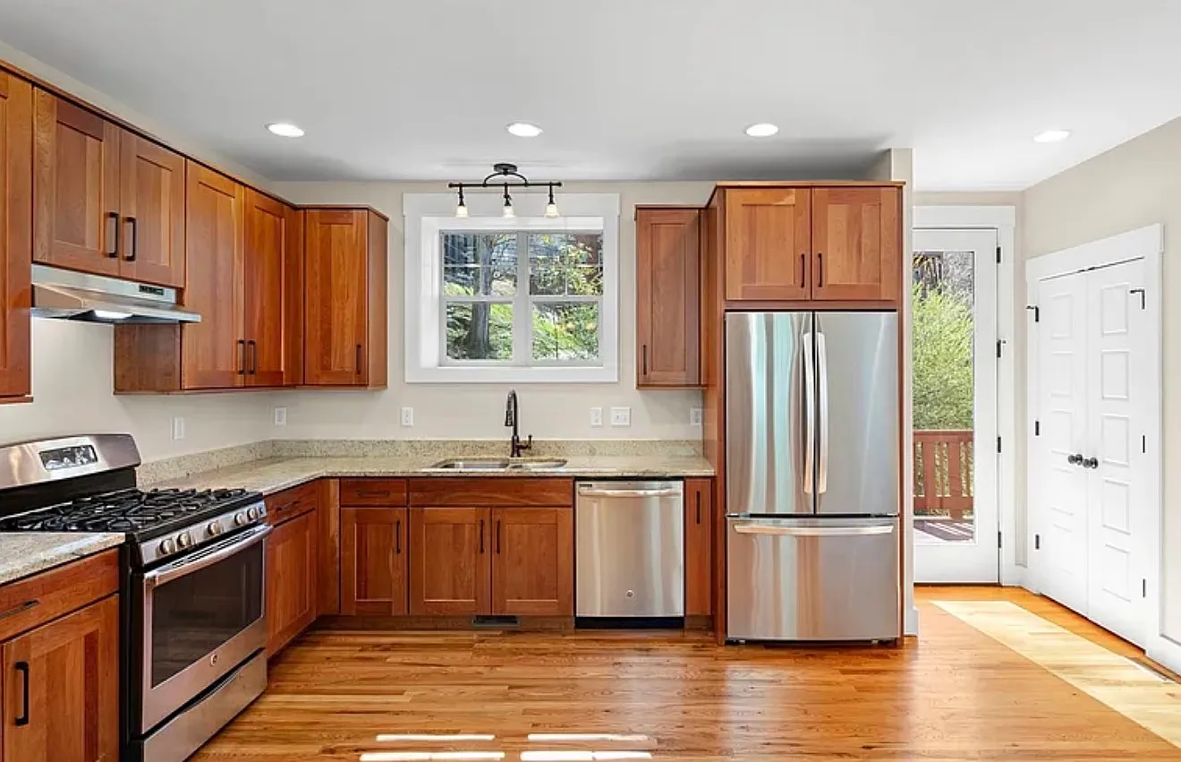 3 bed, 1706 sqft, $3,650 — Photo 4