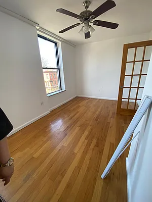 Rented by Standard Living Realty Inc | media 68