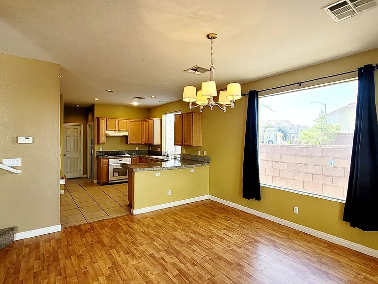 6252 Huntington Ridge Ave — Photo 5