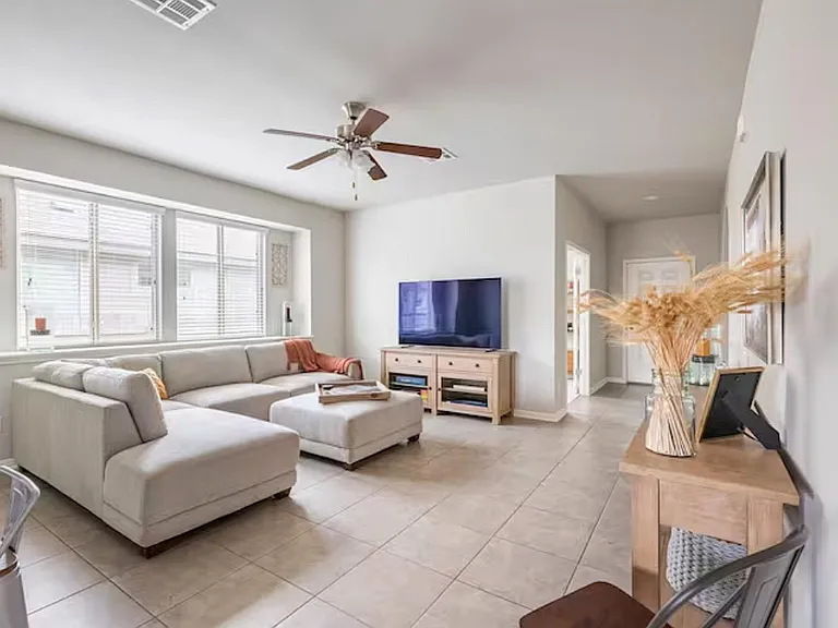106 Alford St — Photo 4