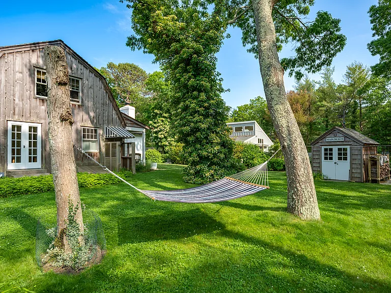 3 Fairfield Ln — Photo 2