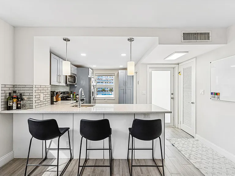 201 N Ocean Blvd #208 — Photo 11