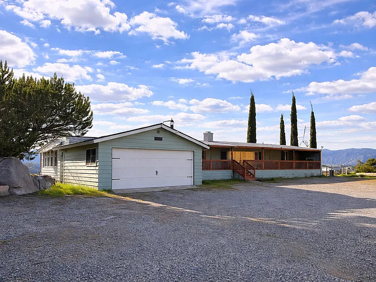 121 Larch Ct — Photo 1