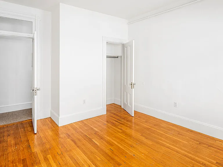 1039 Massachusetts Ave — Photo 7