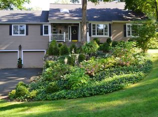 67 Kelley Grn, New Canaan, CT 06840