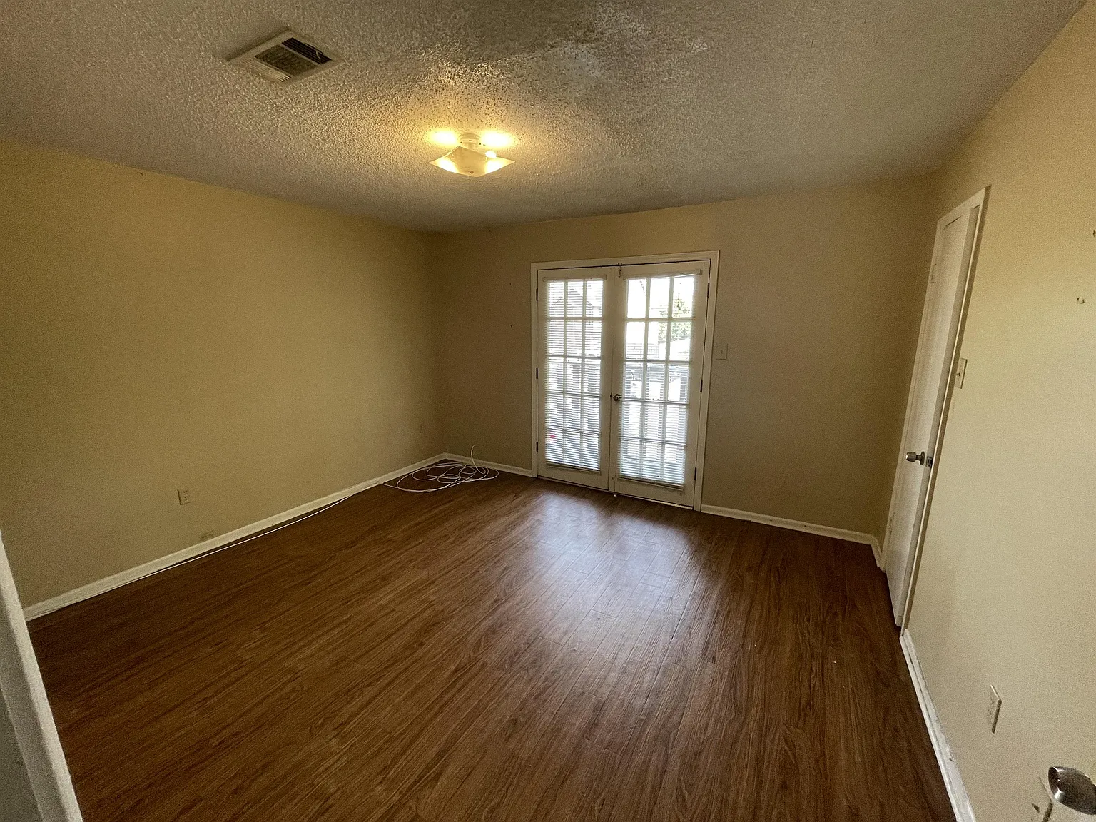1643 Cedar Lake Drive - D — Photo 3
