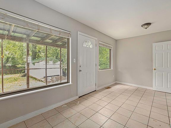 5th image of 118 Woodward Rd