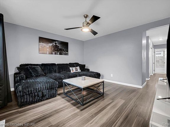 5th image of 7236 Meadow Ave