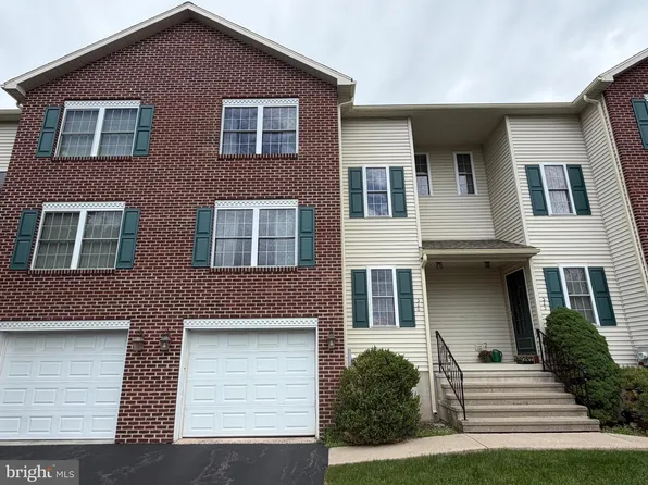 526 Lantern Green Way, Orwigsburg, PA 17961