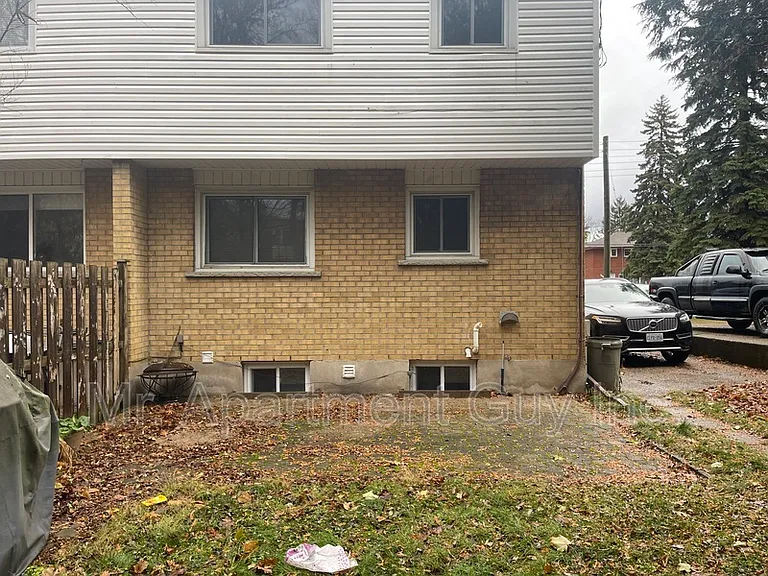 161 Weber St N — Photo 6
