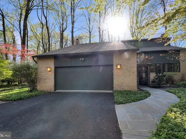 3214 Foxvale Dr, Oakton, VA 22124