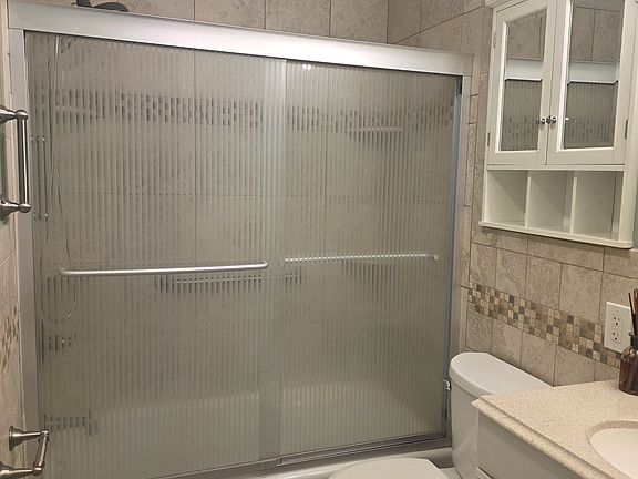 4th image of 100 E Glenolden Ave APT R12