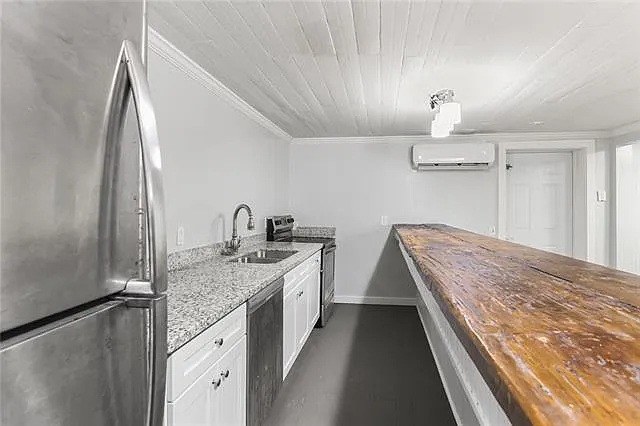 2601 Danneel St — Photo 4