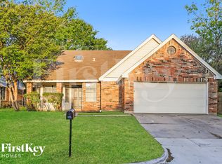 6014 Glenwood Dr, Arlington, TX 76017