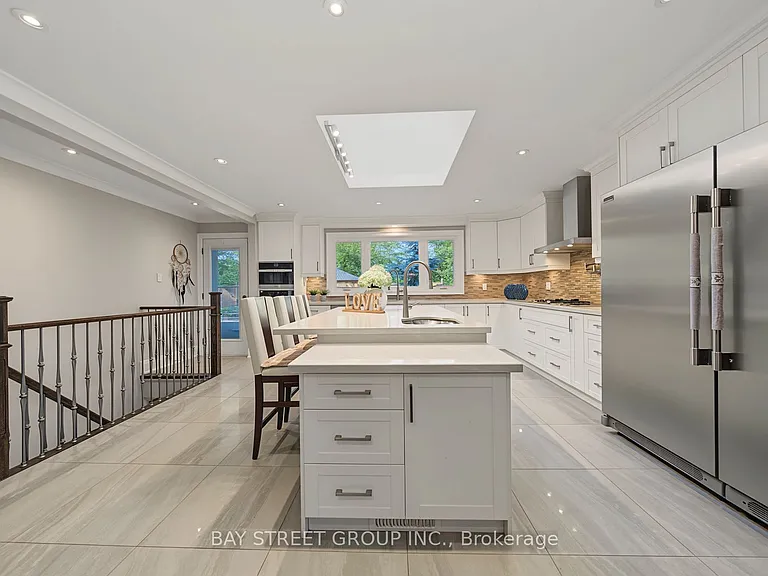 317 Wedgewood Dr — Photo 1