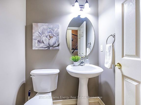 4th image of 409 Harris St