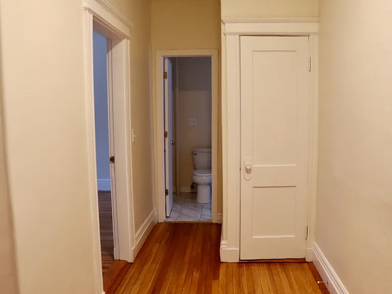 56 Queensberry St #7 — Photo 5