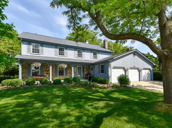 3800 Charlemagne Dr, Hoffman Estates, IL 60192