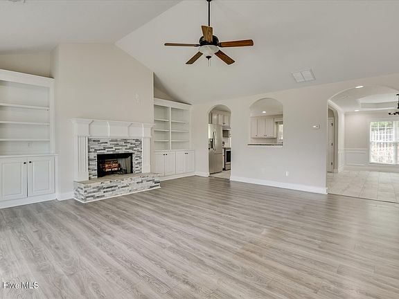5th image of 2054 Lake Forest Drive