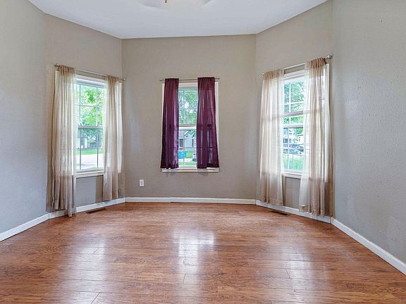 5th image of 1117 W Lynn Street