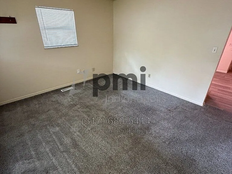 228 S Green St #B — Photo 18