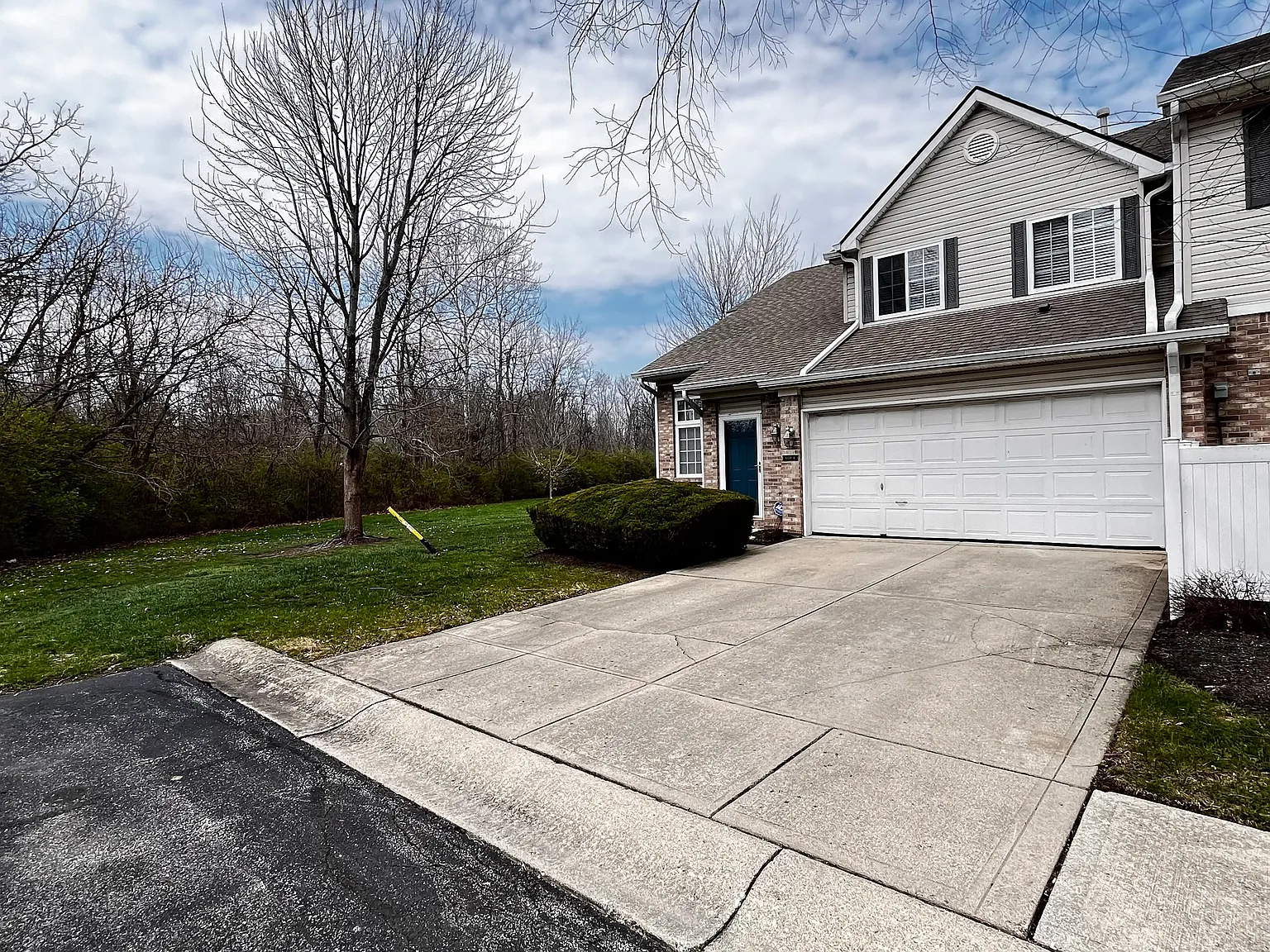 2 bed, 1.5 bath, 1268 sqft, $1,600 — Photo 1