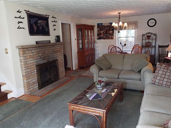 4th image of 18 Deerhurst Park Blvd