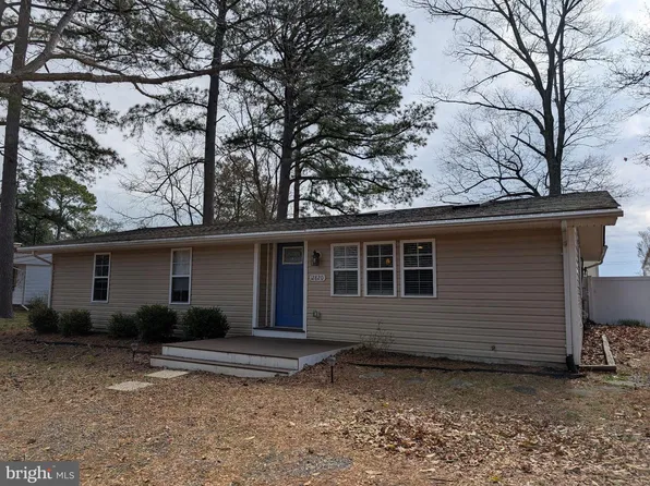 12820 Lake View Dr, Lusby, MD 20657