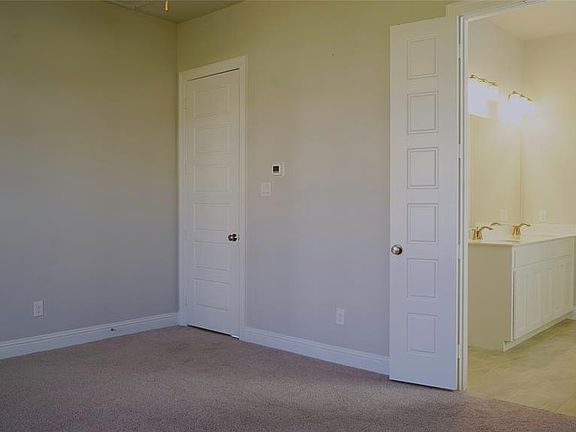 5th image of 1058 E Margo Dr