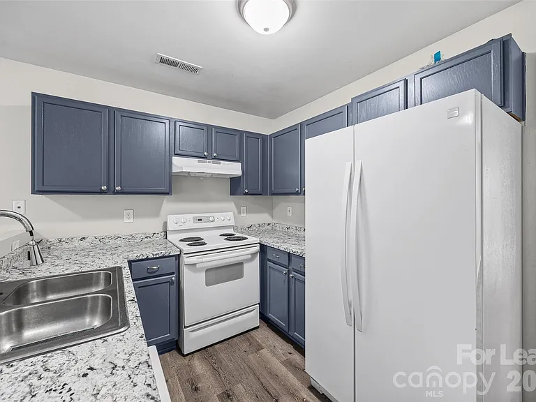 5194 Brooktree Dr — Photo 6