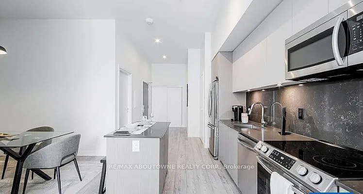 125 Bronte Rd #AO315 — Photo 4