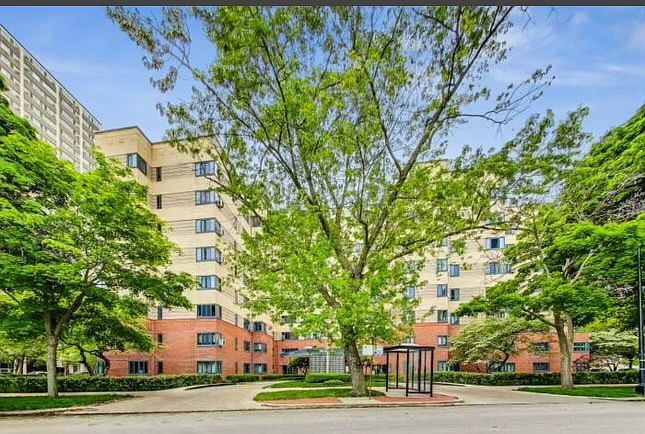 1st image of 5060 N Marine Dr #1