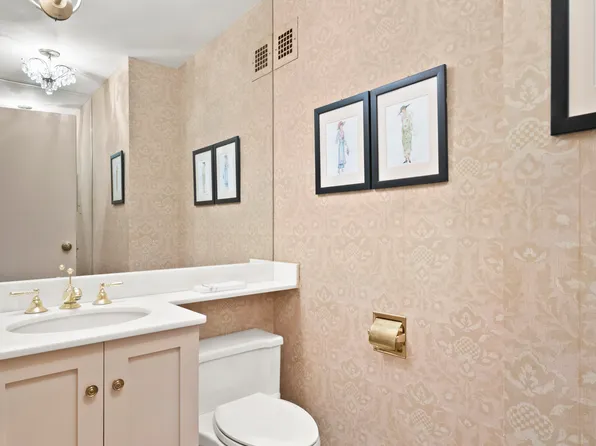 650 Park Avenue image 16 of 34