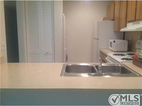5th image of 3400 Gardens East Dr APT 1B