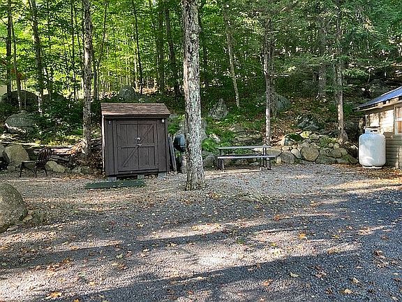 5th image of 119 Mohawk Dr W
