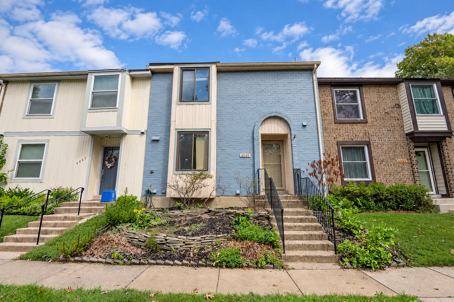 3 bed, 2.5 bath, 3213 sqft, $3,000 — Photo 1