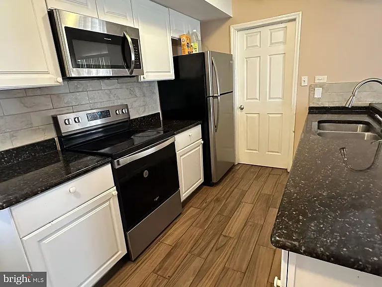 26 Cornwall Dr — Photo 11