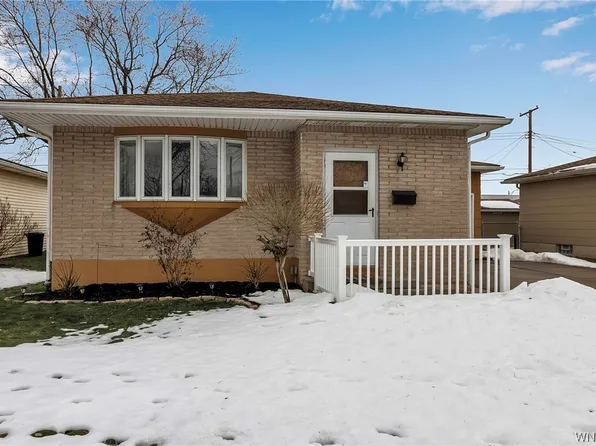 113 Autumn Lea Rd, Depew, NY 14043