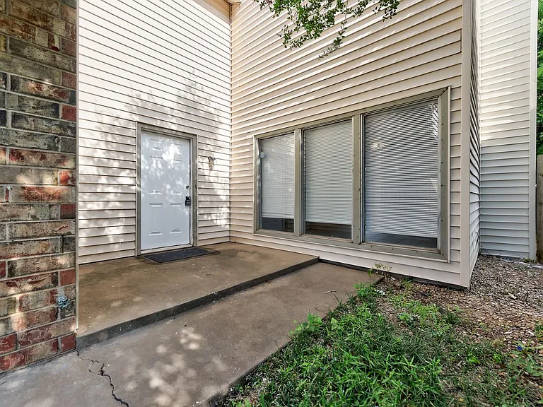 2221 NW 117th St — Photo 28