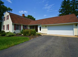 37 Broad St, Easthampton, MA 01027
